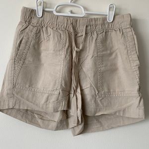 Banana republic beige/cream shorts